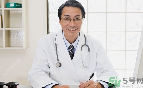 15歲還會(huì)得手足口病嗎？手足口病的癥狀有哪些？