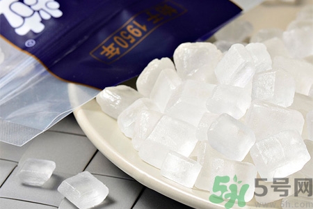 冰糖和白糖紅糖有什么區(qū)別？冰糖和普通糖有什么區(qū)別？