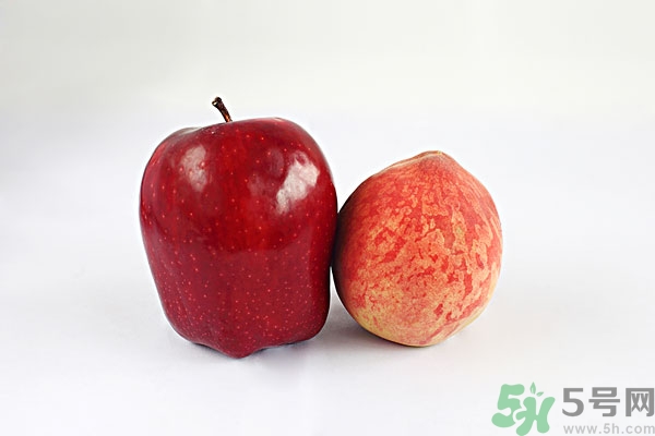 蘋(píng)果和桃子能一起榨汁嗎？蘋(píng)果和桃子能一起煮嗎？