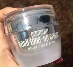 素顏霜適合什么膚質？油性皮膚可以用素顏霜嗎？