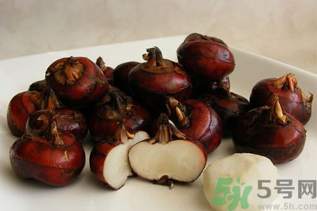 荸薺的營(yíng)養(yǎng)價(jià)值是什么？荸薺一次可以吃多少？
