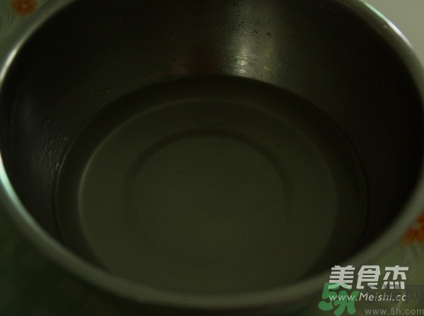 水晶月餅用的什么粉？水晶月餅的做法及配方