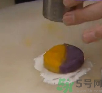 水晶月餅用的什么粉？水晶月餅的做法及配方