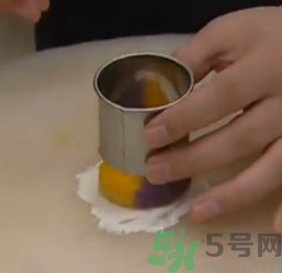 水晶月餅用的什么粉？水晶月餅的做法及配方