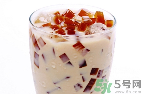 晚上可以喝奶茶嗎？晚上喝奶茶好嗎？