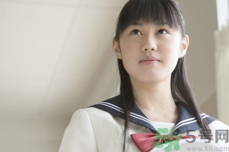初中生女生的標(biāo)準(zhǔn)胸圍是多少？初中女生正常胸圍是多少？