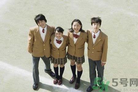 初中生女生的標(biāo)準(zhǔn)胸圍是多少？初中女生正常胸圍是多少？