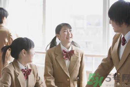 初中生女生的標(biāo)準(zhǔn)胸圍是多少？初中女生正常胸圍是多少？