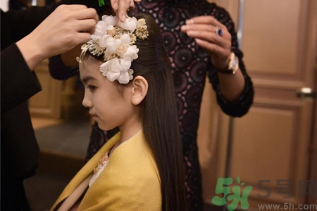 9歲女生的標準身高體重是多少？9歲女生正常身高體重是多少？
