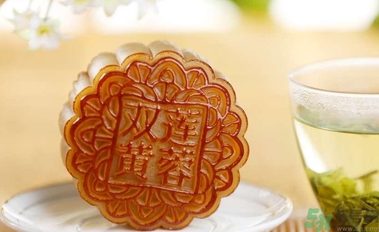 蓮蓉月餅的餡料是什么？蓮蓉月餅的餡料怎么做？