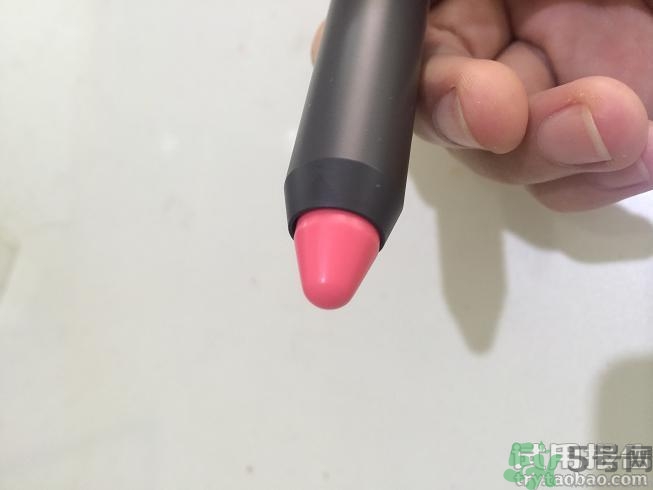 夢妝唇膏筆怎么用?夢妝唇膏筆使用方法。
