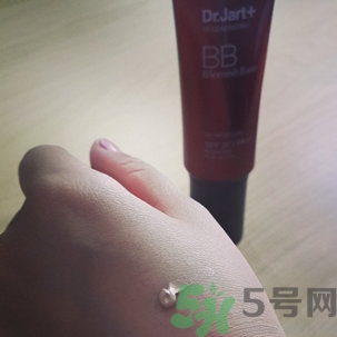 dr.jart銀管和黑管的區(qū)別？蒂佳婷銀色bb和黑色bb哪個好？