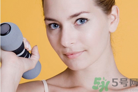 玻尿酸隆鼻和手術隆鼻的區(qū)別是什么？
