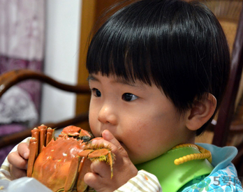 小孩子可以吃螃蟹嗎？小孩吃螃蟹好嗎？