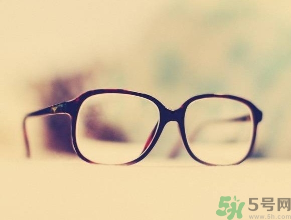 散光多少度算嚴(yán)重？散光相當(dāng)于近視多少度？