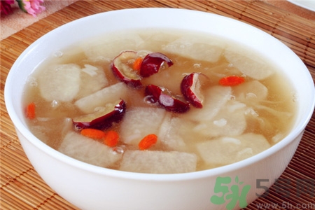 秋季吃什么滋陰潤肺？秋季女人養(yǎng)生滋陰潤肺湯譜