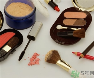 粉底液哪個牌子好？怎樣正確的選擇適合自己膚質(zhì)的粉底？