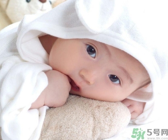 寶寶鼻子有鼻涕出不來怎么辦？寶寶鼻涕清理方法