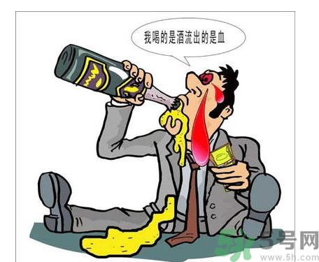 酒精中毒的早期癥狀有哪些？酒精中毒的癥狀有哪些？