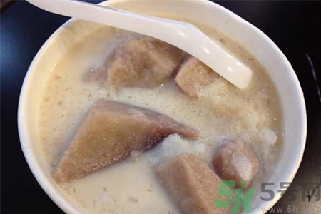 吃芋頭可以喝牛奶嗎？吃芋頭喝牛?奶有什么好處？