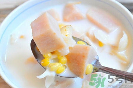 吃芋頭可以喝牛奶嗎？吃芋頭喝牛?奶有什么好處？