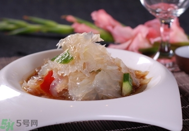 海蜇是葷菜還是素菜？海蜇是動(dòng)物還是植物？
