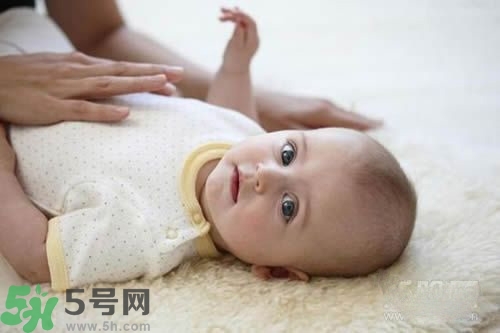 積食發(fā)燒怎么推拿？積食發(fā)燒推拿手法圖解