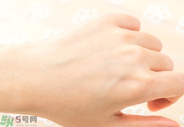 資生堂護(hù)手霜怎么樣？資生堂護(hù)手霜100g紅罐好用嗎？