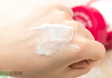 資生堂護(hù)手霜怎么樣？資生堂護(hù)手霜100g紅罐好用嗎？