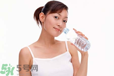 喝水能預(yù)防心血管疾病嗎？什么時(shí)候喝水對(duì)身體最好？