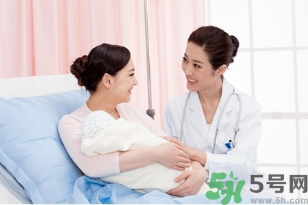怎樣科學(xué)坐月子？坐月子是選擇傳統(tǒng)式還是科學(xué)式？