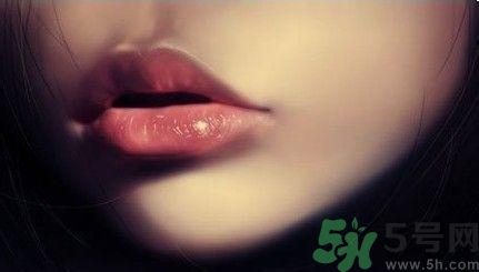 孕婦嘴唇干裂脫皮怎么回事？孕婦嘴唇干裂脫皮是缺什么
