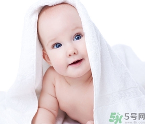 新生兒多久可以剪頭發(fā)？新生兒可以剪頭發(fā)嗎？