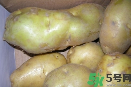 土豆發(fā)綠還能吃嗎？土豆發(fā)綠皮削皮后能吃嗎？