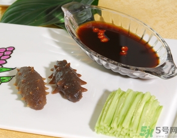 海參可以和雞蛋一起吃嗎？海參可以和雞一起煲湯嗎？