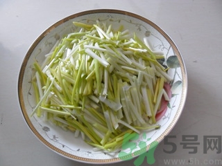 韭黃是怎么長出來的？韭黃是怎么種出來的？