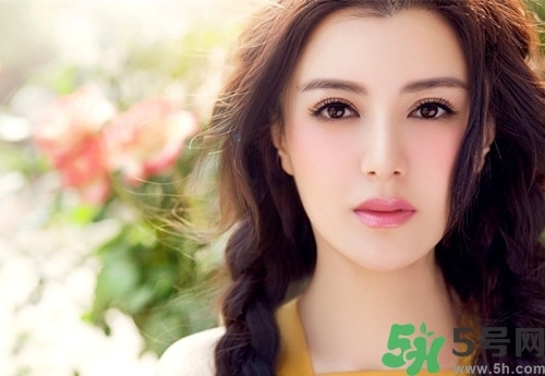 素顏對皮膚好嗎？素顏最美的女明星