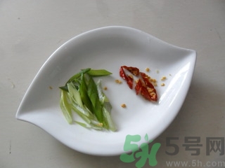 韭黃是怎么長出來的？韭黃是怎么種出來的？