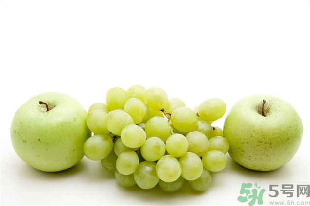 葡萄和蘋(píng)果可以一起吃嗎？葡萄和蘋(píng)果可以一起榨汁嗎？