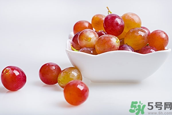 葡萄籽怎么吃效果最好？無(wú)籽葡萄對(duì)身體有害嗎？