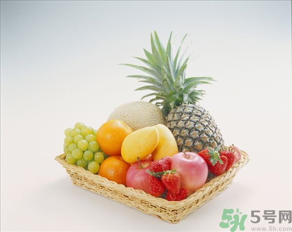 葡萄和蘋(píng)果可以一起吃嗎？葡萄和蘋(píng)果可以一起榨汁嗎？