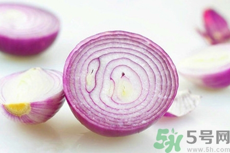 吃洋蔥的好處和壞處是什么？吃洋蔥可以降血糖嗎？