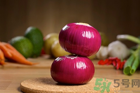 吃洋蔥的好處和壞處是什么？吃洋蔥可以降血糖嗎？