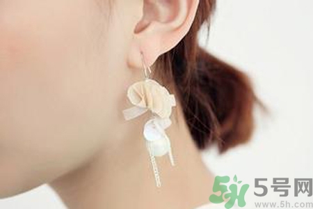 耳洞發(fā)炎流膿怎么辦？耳洞紅腫癢怎么辦？