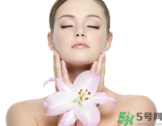 夏天曬黑了多久恢復(fù)？夏天曬黑了怎么白回來？
