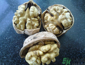 新鮮核桃能冷凍嗎？新鮮核桃能放冰箱嗎？