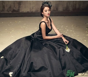 結(jié)婚可以穿黑襯衫嗎？參加婚禮可以穿黑色衣服嗎？