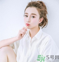 皮膚不白的人染什么顏色的頭發(fā)？頭發(fā)顏色怎么選擇？