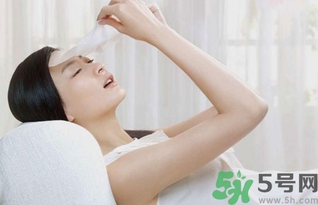 夏天曬黑了多久恢復(fù)？夏天曬黑了怎么白回來？