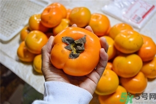 柿子和螃蟹一起吃有毒嗎？柿子不能和什么同食？